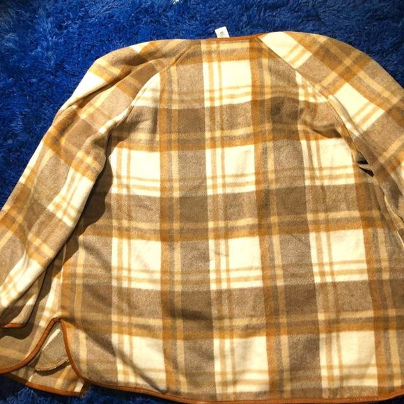 Plus size Plaid Tan and brown Polyester jacket. 🤎 - Picture 2 of 2